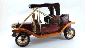 Dekorácia automobil drevený 12